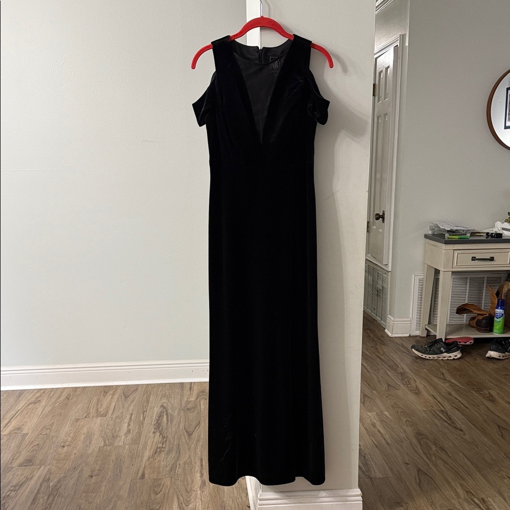 Elegant Black Velvet Evening Gown